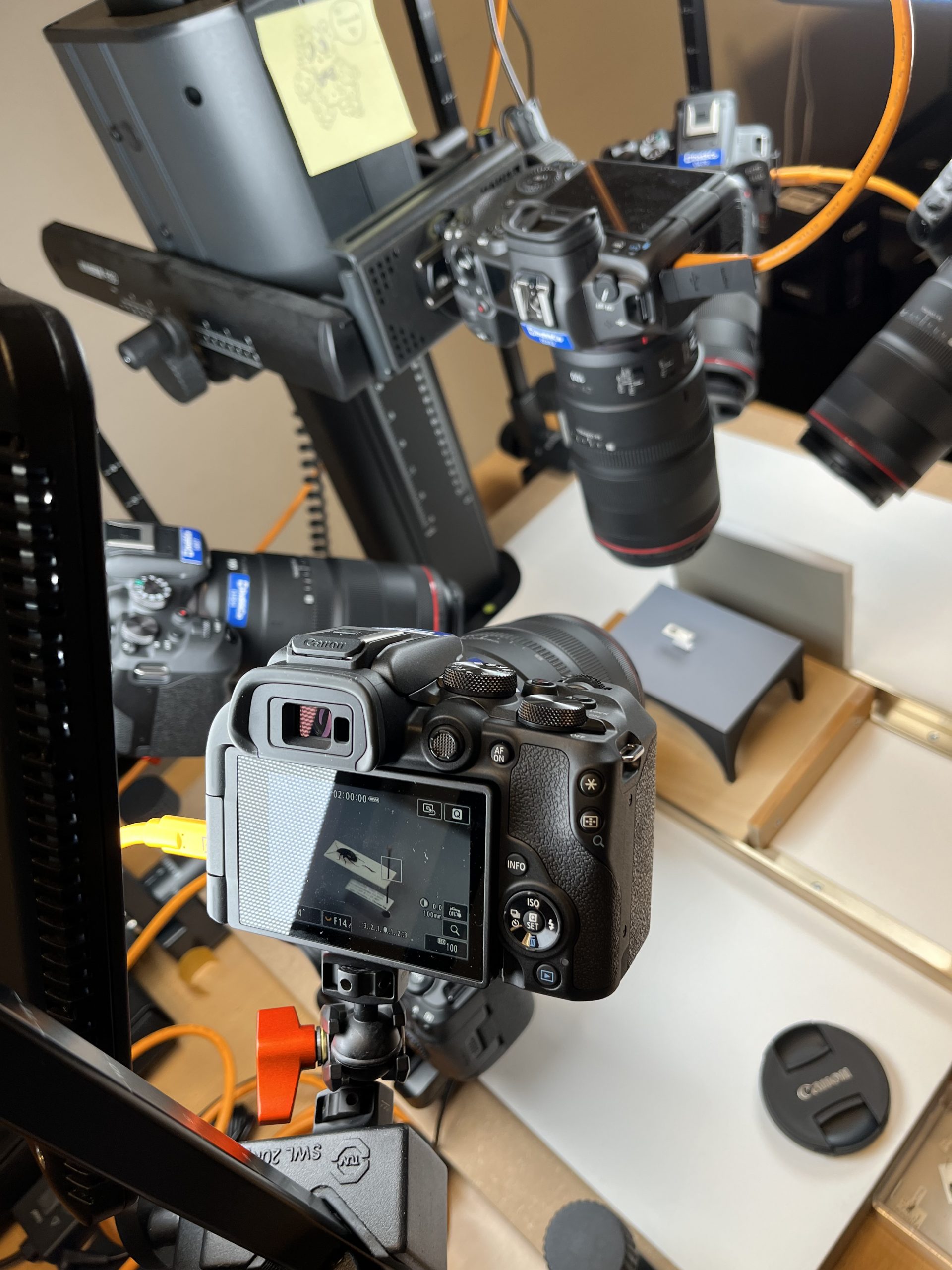 Camera setup of high definition picture taking of specimens